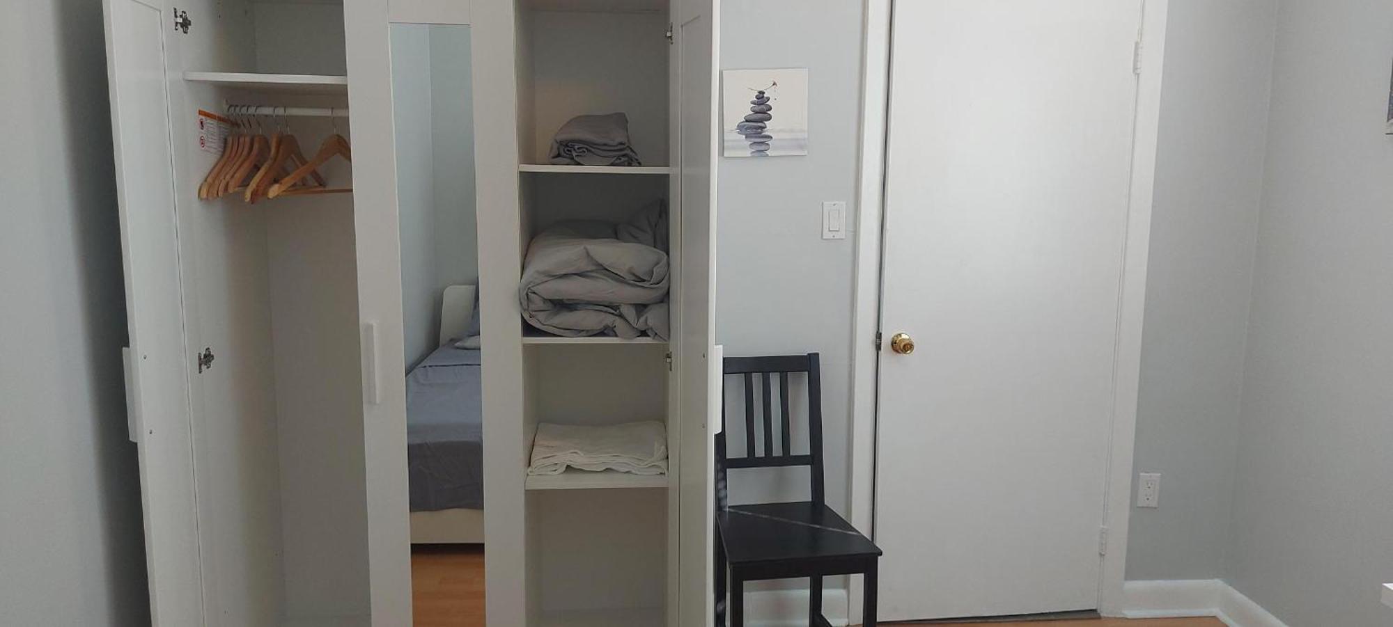 High Park Single Room With Personal Washroom And Kitchen Toronto Esterno foto
