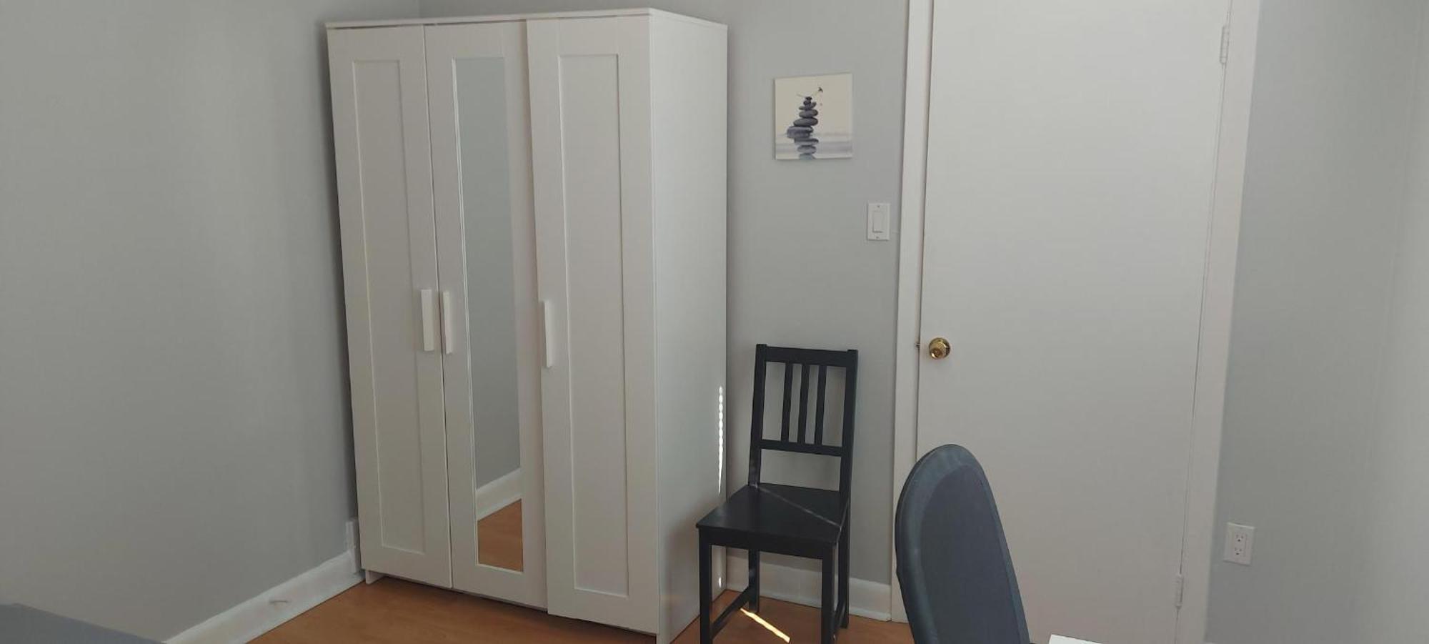 High Park Single Room With Personal Washroom And Kitchen Toronto Esterno foto