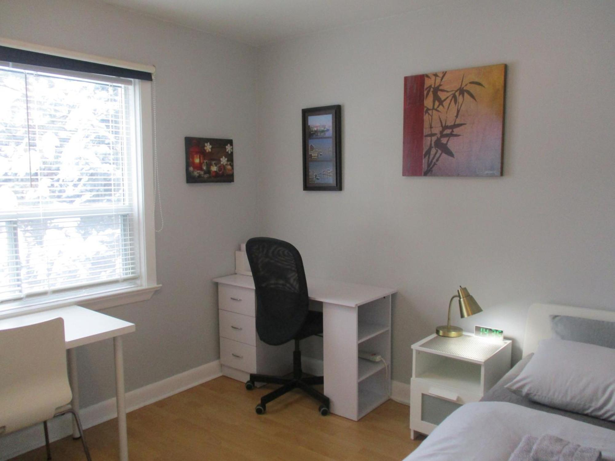 High Park Single Room With Personal Washroom And Kitchen Toronto Esterno foto